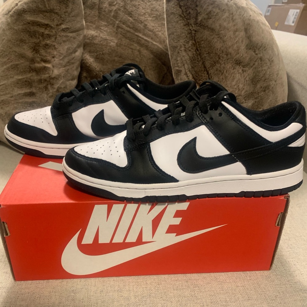 nike panda dunks size 9 men